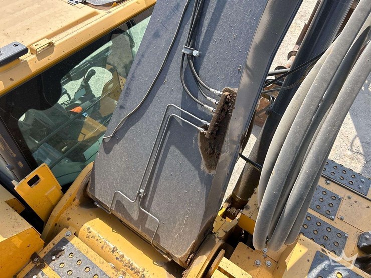 2024-deere-345-p-tier-image-15