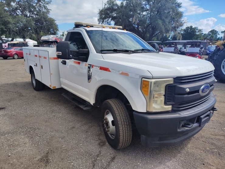 2017-ford-f350-image-1