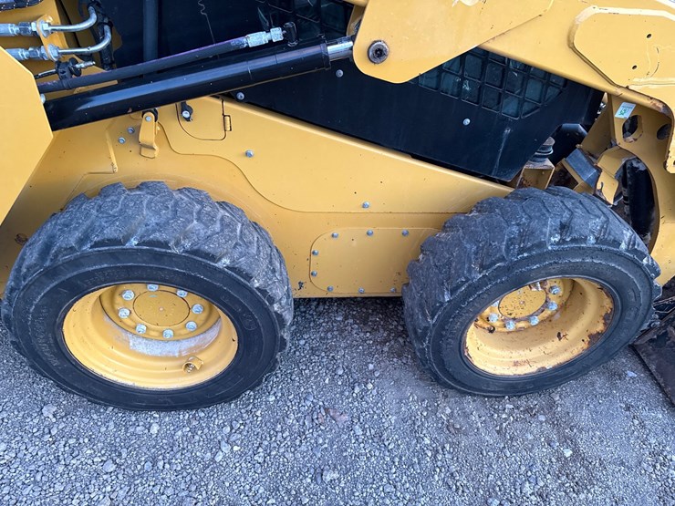caterpillar-236d3-image-5