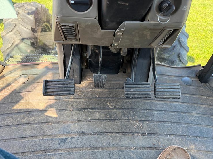 case-ih-mx270-image-58