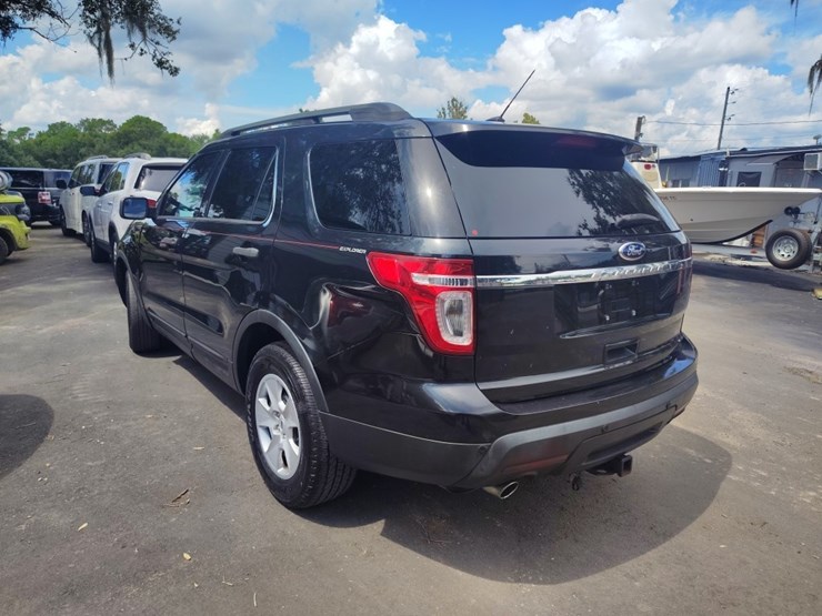 2013-ford-explorer-image-3