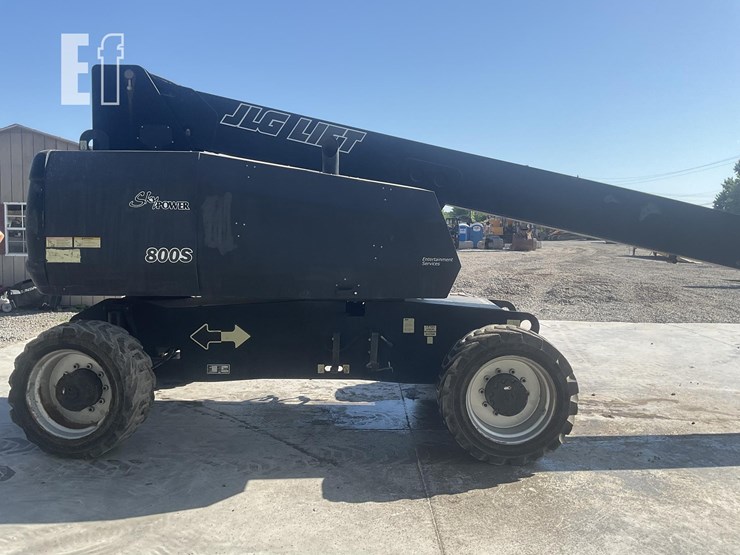 2013-jlg-800s-image-5