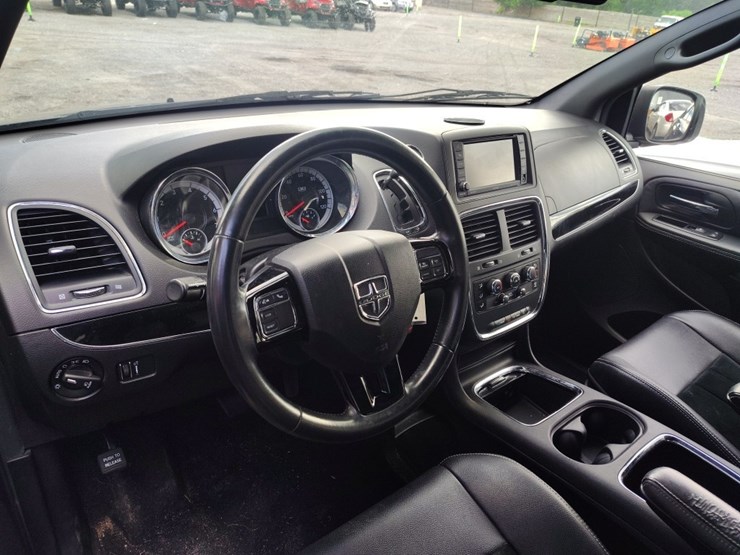 2014-dodge-grand-caravan-image-7