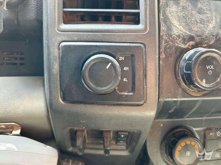 2021-ford-f450-image-18