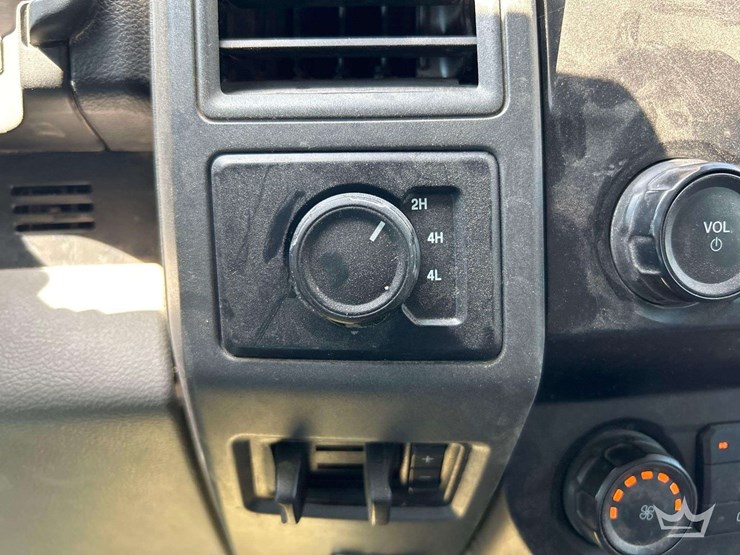 2021-ford-f450-image-17