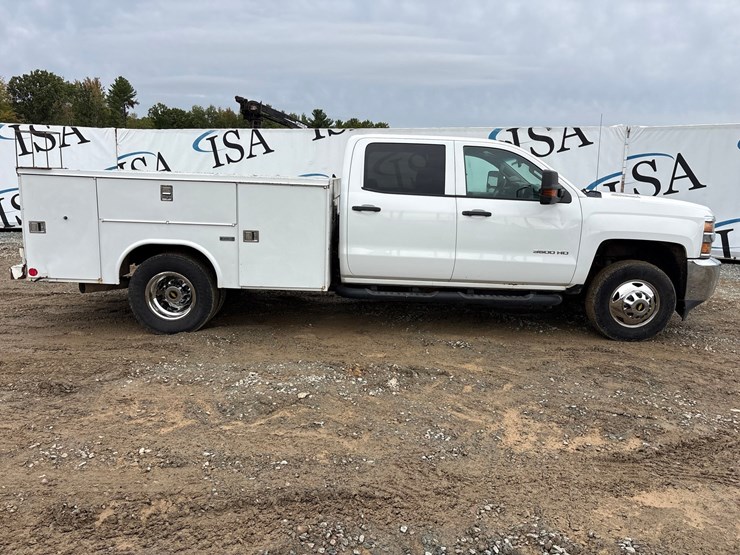 2016-chevrolet-3500-image-41