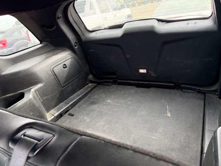 2016-ford-explorer-image-19