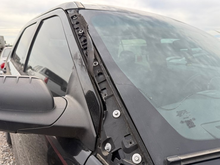 2016-ford-explorer-image-13