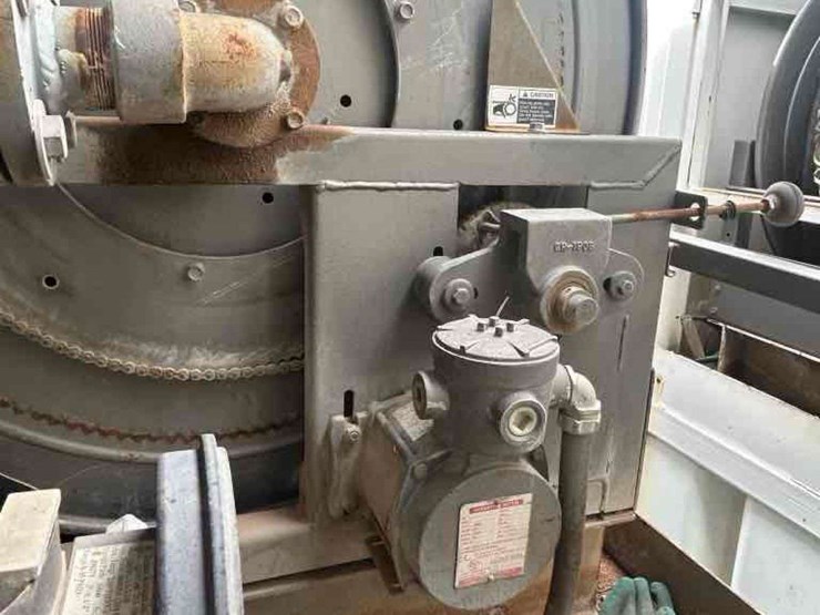 2014-southern-frac-t/a-dual-fuel-wall-fuel-station-image-16