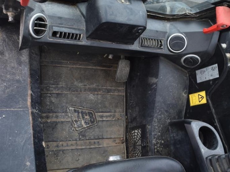 2016-jcb-300t-image-58