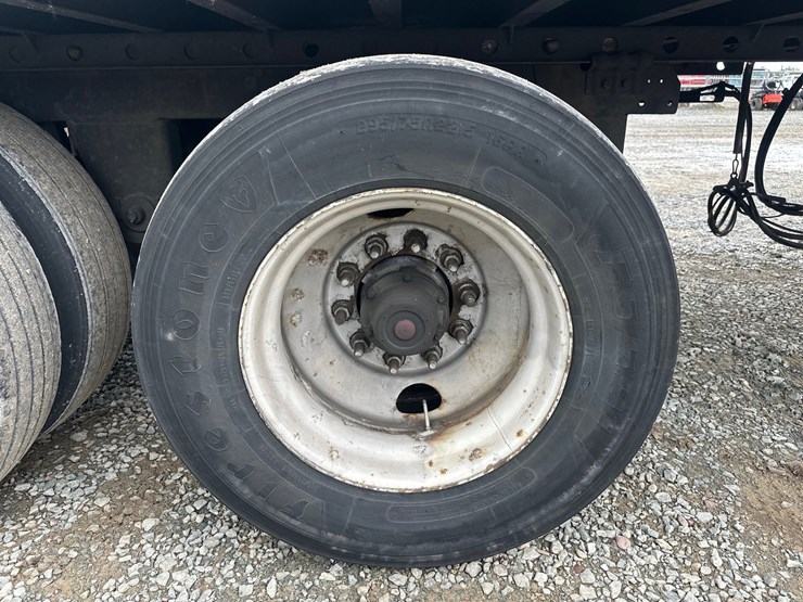 2010-utility-van-image-27