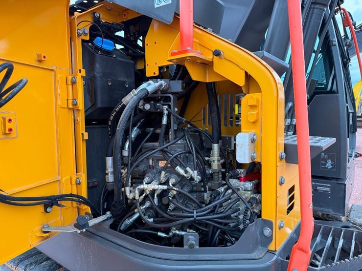 volvo-ecr145el-image-45