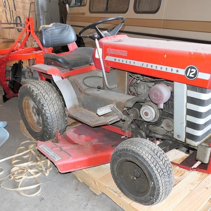 MASSEY-FERGUSON 12