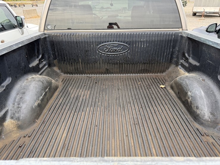 2004-ford-f150-xlt-image-17