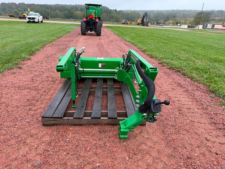 2022-john-deere-400e-image-5