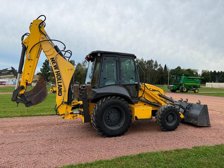 new-holland-b75d-image-4