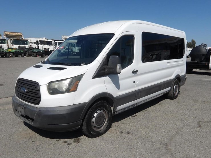2017-ford-transit-image-2