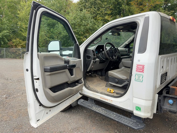 2018-ford-f550-xl-image-22