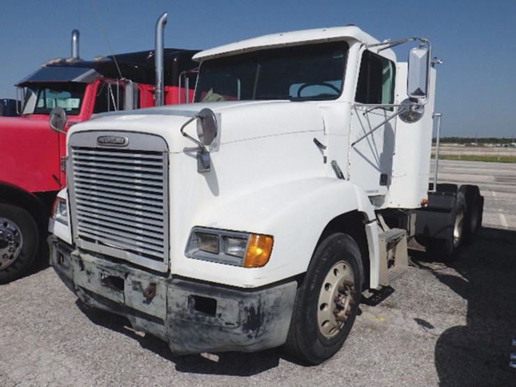 1998-freightliner-fld112-image-1