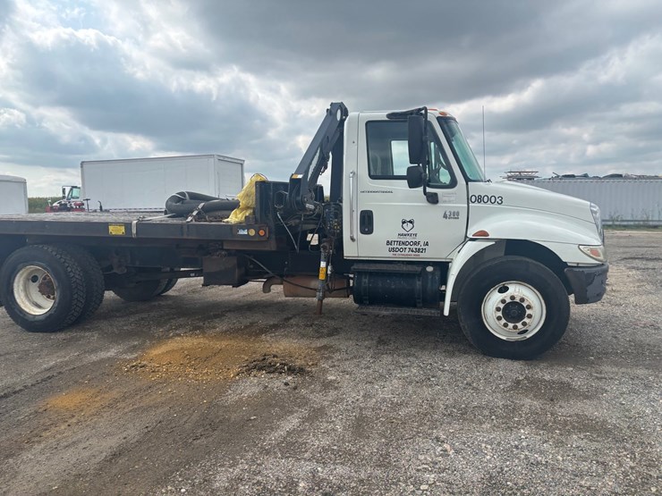 2002-international-durastar-4300-image-5