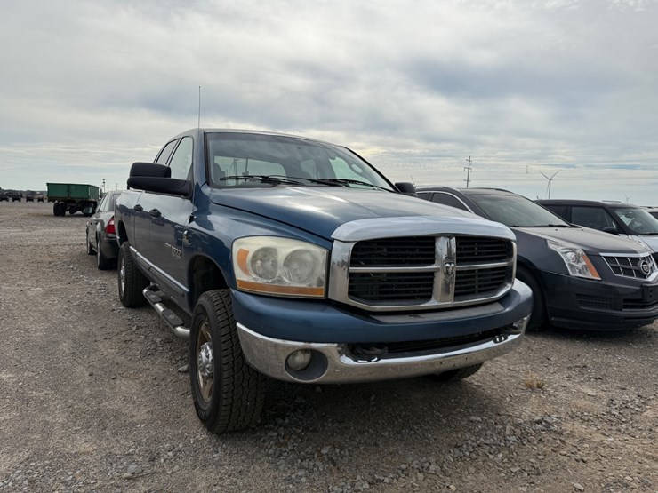 2006-dodge-3500-image-2