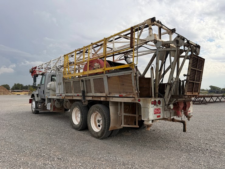 2007-international-workstar-7400-image-9