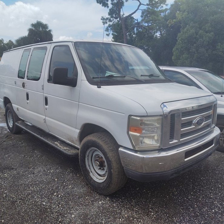 2013 Ford E-Series RUNS/MOVES E-250