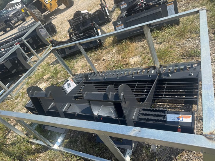 #76-•-skid-steer-land-leveler-image-2