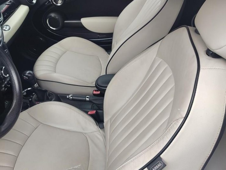 2013-mini-convertible-runs/moves-cooper-s-image-5
