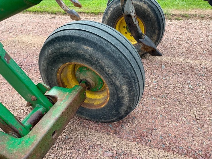 john-deere-2700-image-25