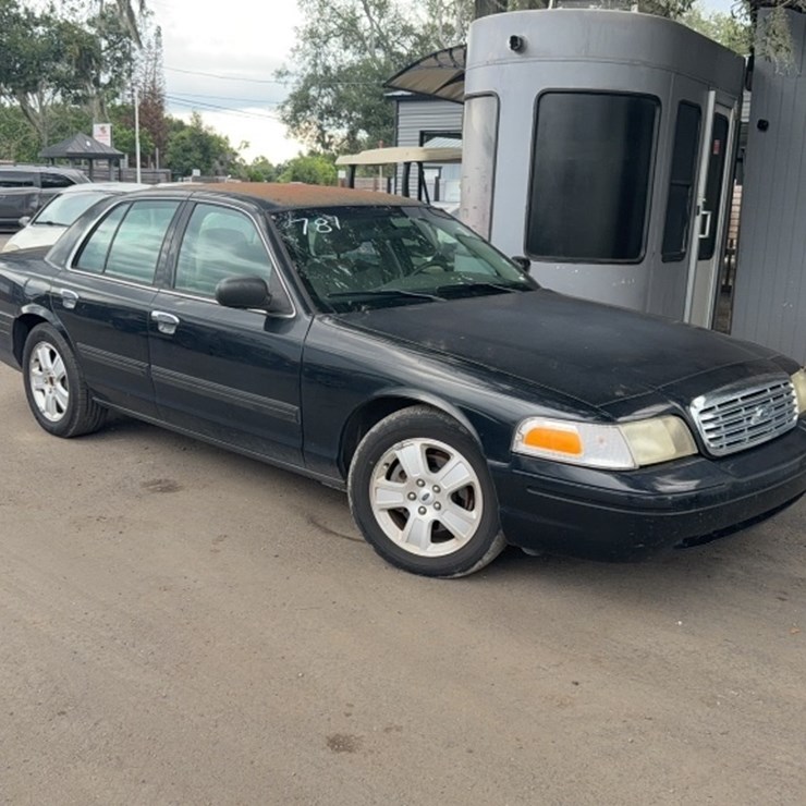 2011 Ford Crown Victoria LX