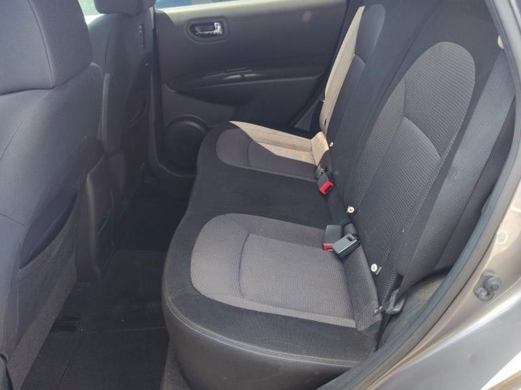 2012-nissan-rogue-s-image-5