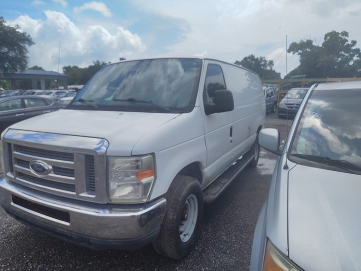 2013-ford-e-series-runs/moves-e-250-image-2