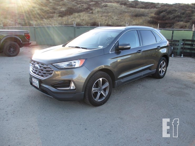 2019-ford-edge-sel-image-1