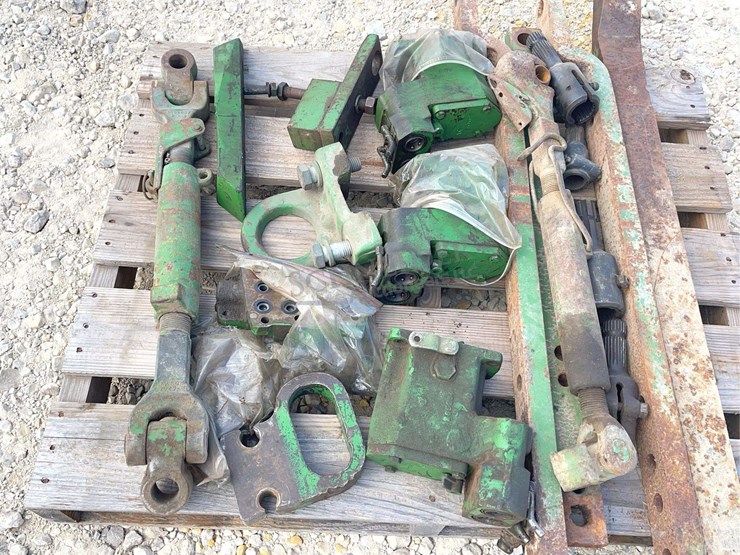 group-of-misc.-jd-tractor-parts-image-5