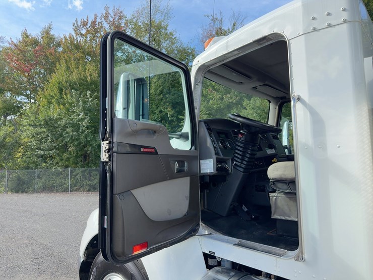 2015-kenworth-t370-image-33