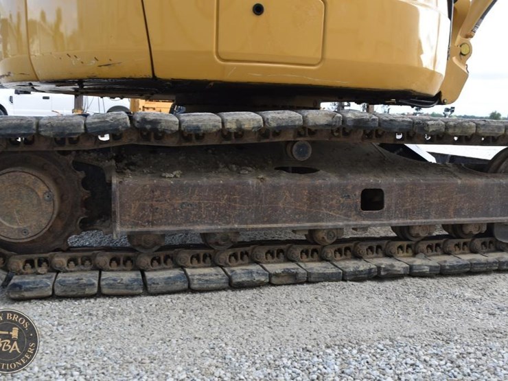 2010-komatsu-pc88mr-8-image-41