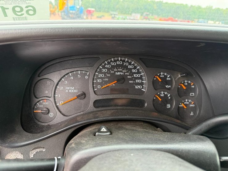 2003-chevrolet-2500hd-image-40