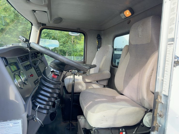 2015-kenworth-t370-image-34