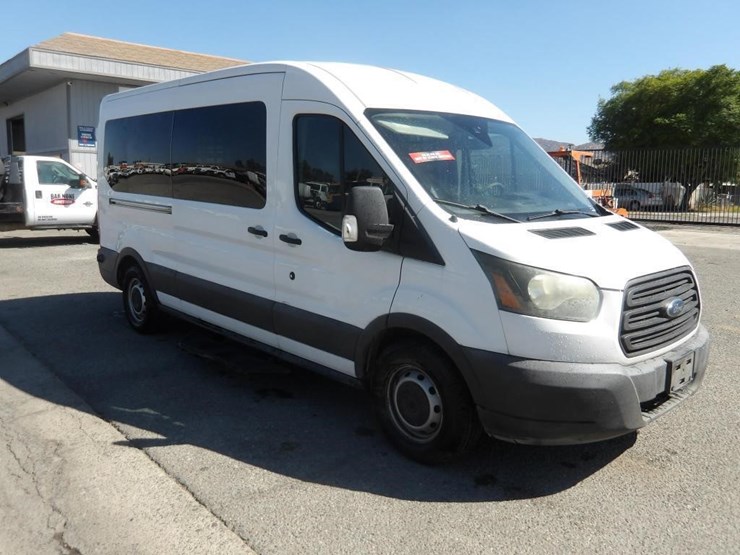 2017-ford-transit-image-3