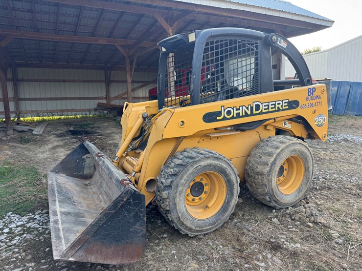 john-deere-250-image-1