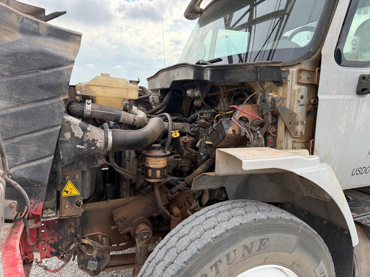 2007-international-workstar-7400-image-17