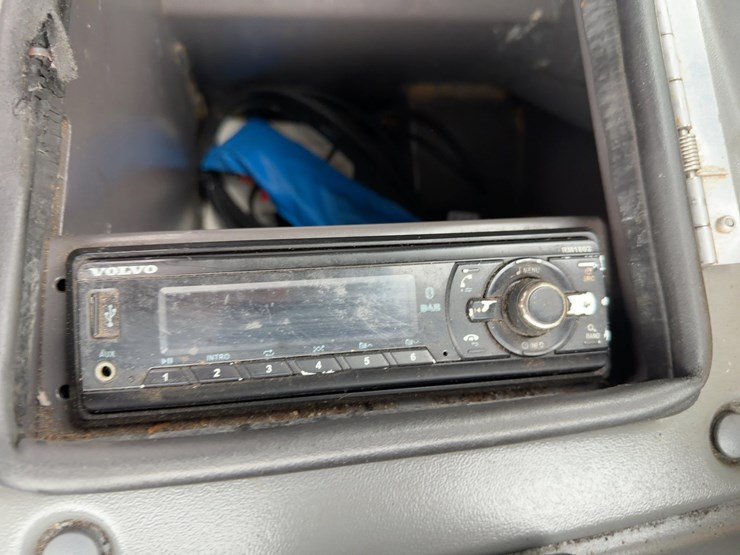 2021-volvo-l20h-image-23