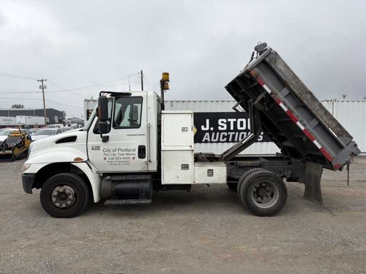 2007-international-durastar-4300-image-7
