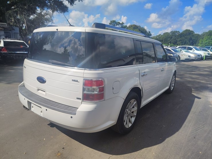 2011-ford-flex-image-4