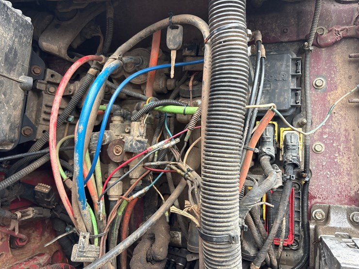 2015-peterbilt-567-image-31