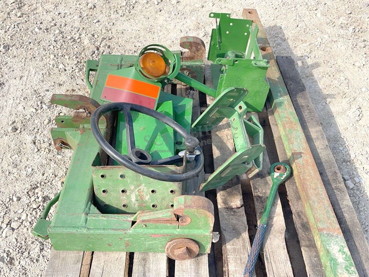 group-of-misc.-jd-tractor-parts-image-5