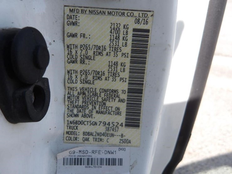 2016-nissan-frontier-sv-image-22