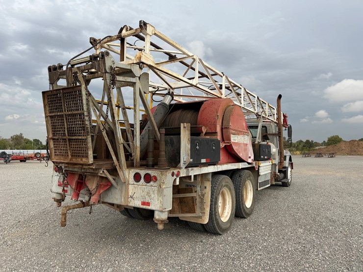 2007-international-workstar-7400-image-10