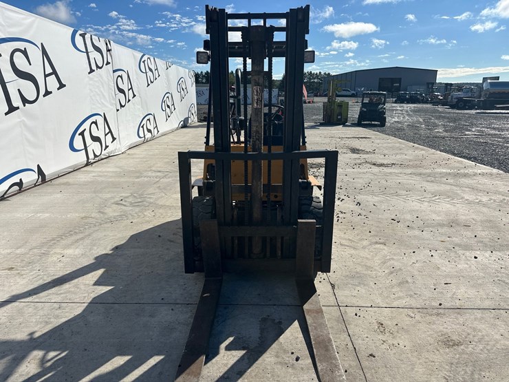 #5597-•-komatsu-fd25-7-forklift-image-8